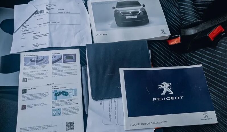 PEUGEOT Partner  | 4×4 (doł. ręcznie) | Manualna | 99 KM | Czerwony full