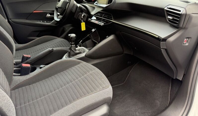 PEUGEOT 2008  | FWD (przód) | Manualna | 110 KM | Biały full