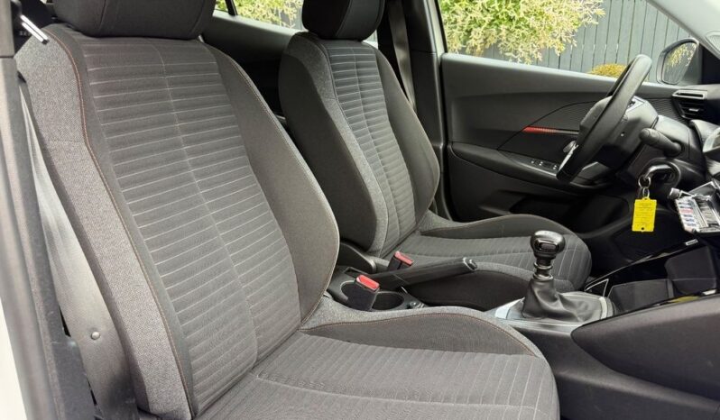 PEUGEOT 2008  | FWD (przód) | Manualna | 110 KM | Biały full