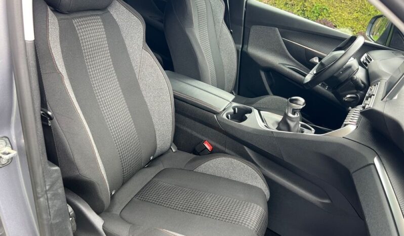 PEUGEOT 3008  | FWD (przód) | Manualna | 130 KM | Szary full