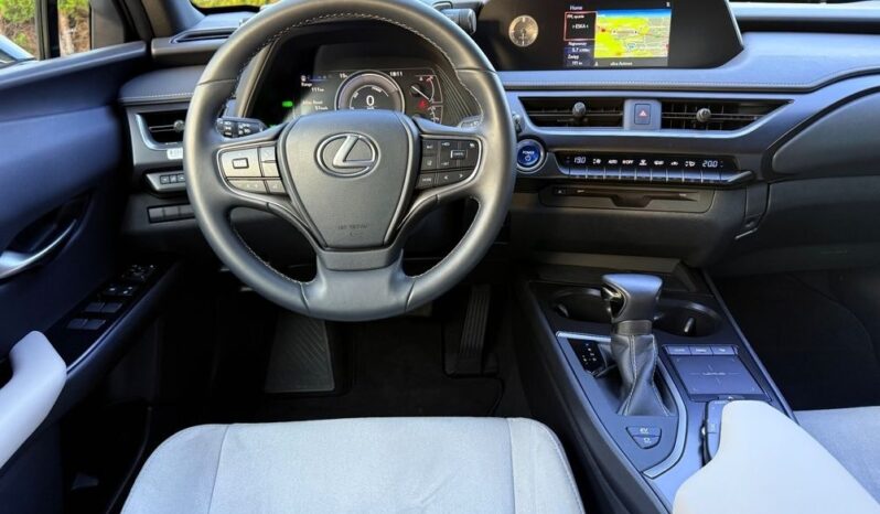 LEXUS UX | FWD (przód) | Automatyczna | 152 KM | Niebieski full