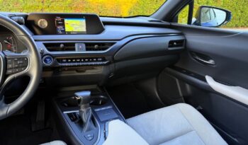 LEXUS UX | FWD (przód) | Automatyczna | 152 KM | Niebieski full