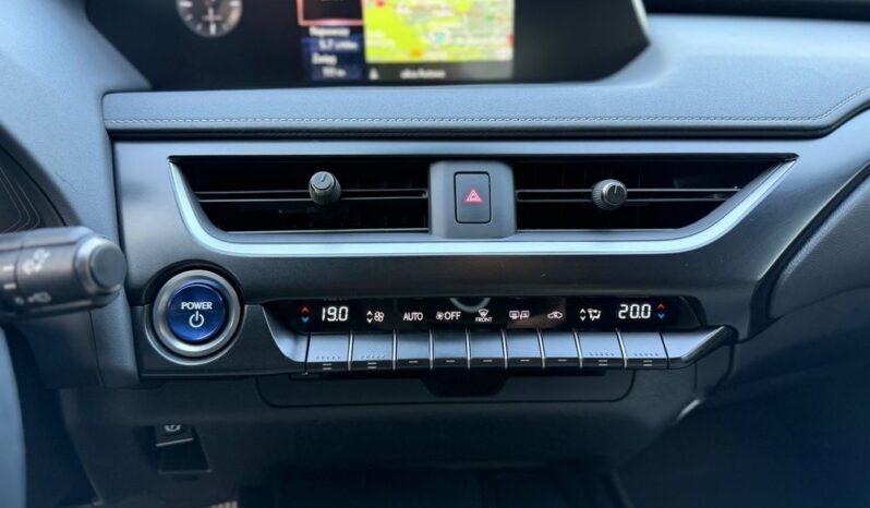 LEXUS UX | FWD (przód) | Automatyczna | 152 KM | Niebieski full