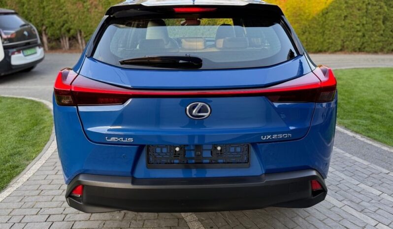 LEXUS UX | FWD (przód) | Automatyczna | 152 KM | Niebieski full