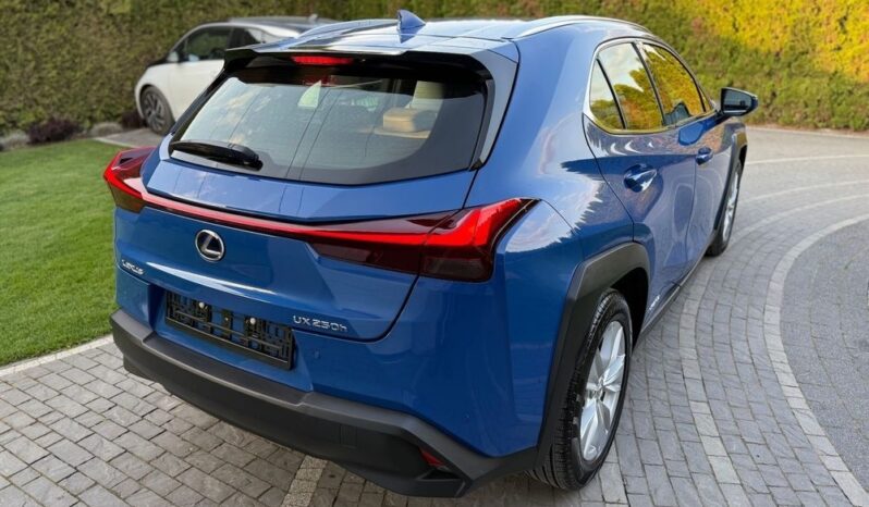 LEXUS UX | FWD (przód) | Automatyczna | 152 KM | Niebieski full