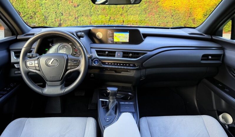 LEXUS UX | FWD (przód) | Automatyczna | 152 KM | Niebieski full