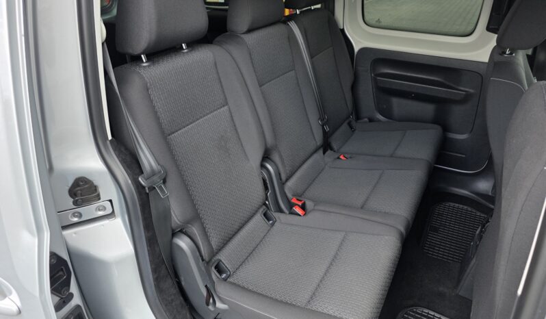 VOLKSWAGEN Caddy | FWD (przód) | Manualna | 150 KM | Srebrny full
