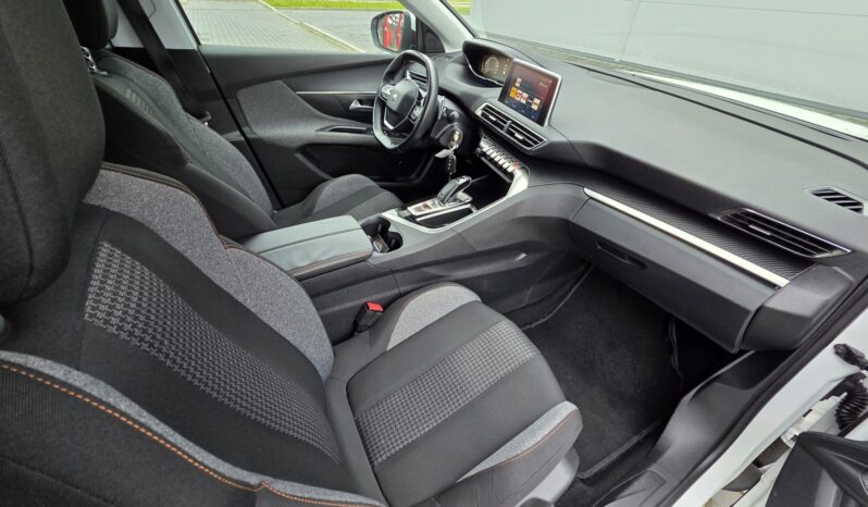 PEUGEOT 5008  | FWD (przód) | Automatyczna | 120 KM | Biały full