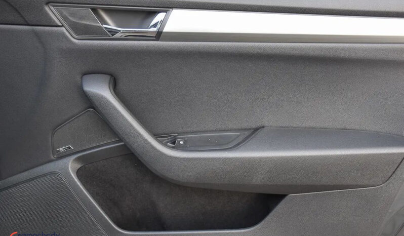 SKODA Superb  | FWD (przód) | Automatyczna | 180 KM | Szary full