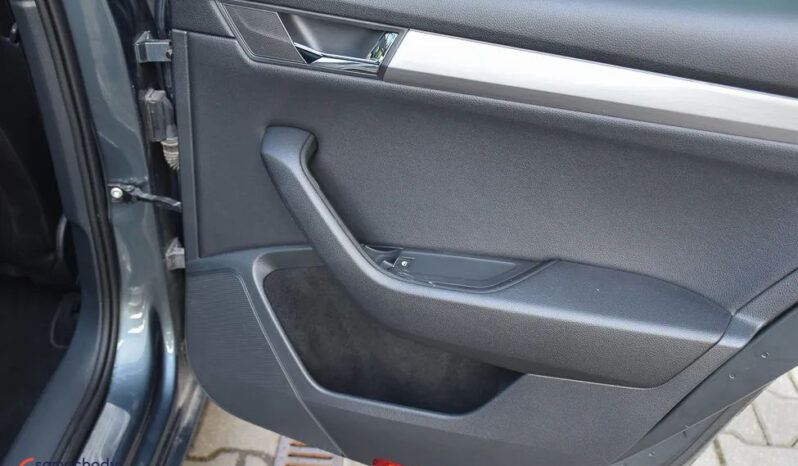 SKODA Superb  | FWD (przód) | Automatyczna | 180 KM | Szary full