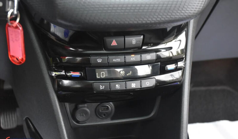 PEUGEOT 2008  | FWD (przód) | Manualna | 110 KM | Szary full