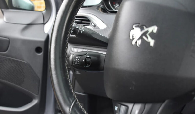 PEUGEOT 2008  | FWD (przód) | Manualna | 110 KM | Szary full