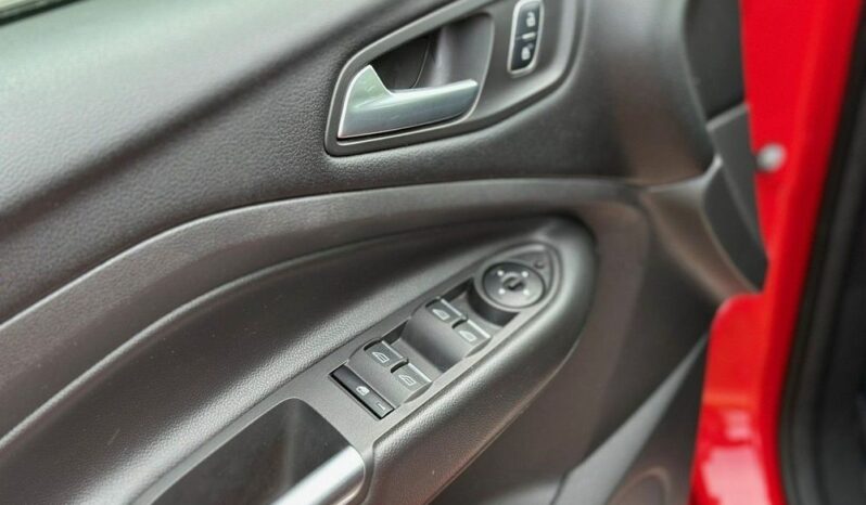 FORD Kuga  | FWD (przód) | Manualna | 150 KM | Czerwony full