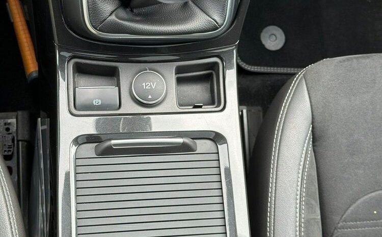 FORD Kuga  | FWD (przód) | Manualna | 150 KM | Czerwony full