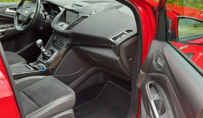 FORD Kuga  | FWD (przód) | Manualna | 150 KM | Czerwony full