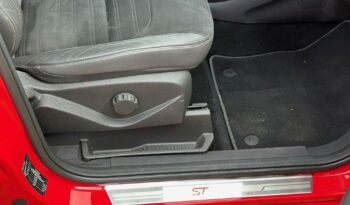 FORD Kuga  | FWD (przód) | Manualna | 150 KM | Czerwony full