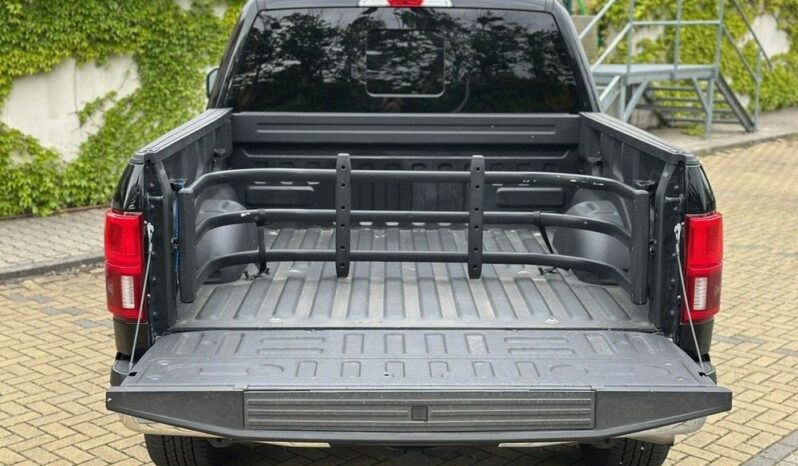 FORD F-150 | 4×4 (doł. automatycznie) | Automatyczna | 392 KM | Czarny full
