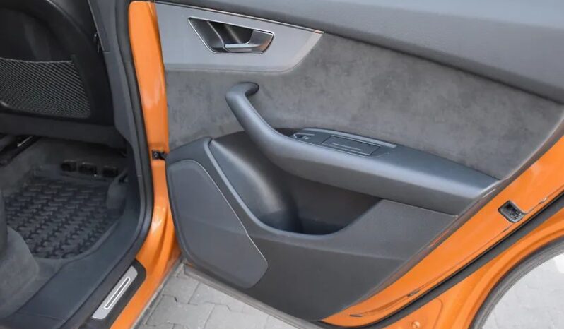 AUDI Q8  | 4×4 (stały) | Automatyczna | 286 KM | Pomarańczowy full