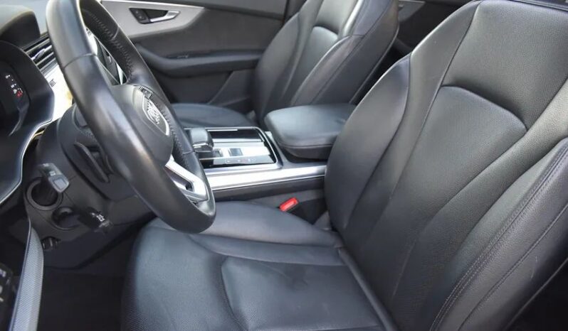 AUDI Q8  | 4×4 (stały) | Automatyczna | 286 KM | Pomarańczowy full