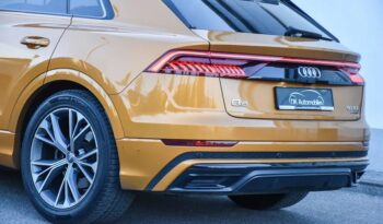 AUDI Q8  | 4×4 (stały) | Automatyczna | 286 KM | Pomarańczowy full