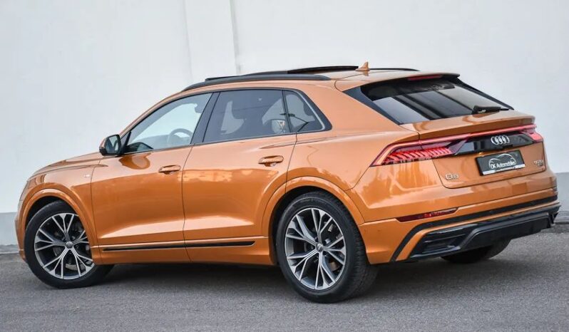 AUDI Q8  | 4×4 (stały) | Automatyczna | 286 KM | Pomarańczowy full