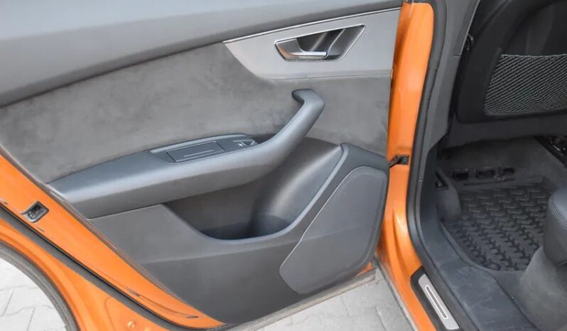 AUDI Q8  | 4×4 (stały) | Automatyczna | 286 KM | Pomarańczowy full