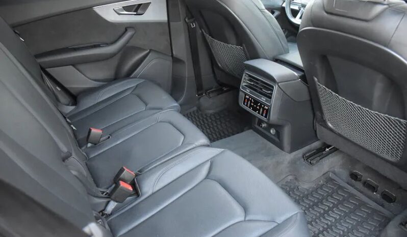 AUDI Q8  | 4×4 (stały) | Automatyczna | 286 KM | Pomarańczowy full