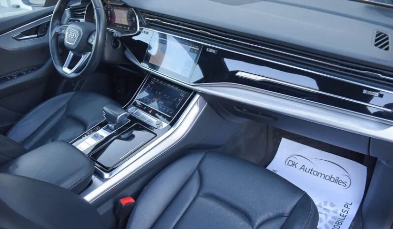 AUDI Q8  | 4×4 (stały) | Automatyczna | 286 KM | Pomarańczowy full