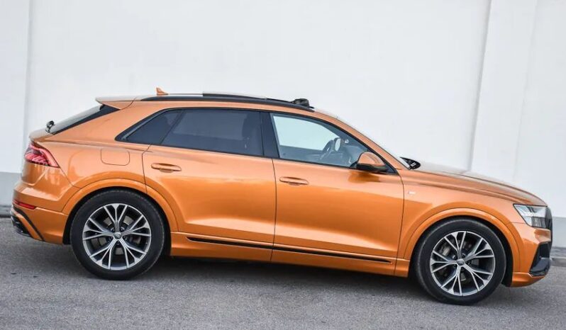 AUDI Q8  | 4×4 (stały) | Automatyczna | 286 KM | Pomarańczowy full