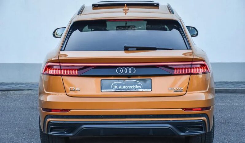 AUDI Q8  | 4×4 (stały) | Automatyczna | 286 KM | Pomarańczowy full