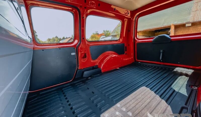 VOLKSWAGEN Caddy | 4×4 (stały) | Manualna | 122 KM | Czerwony full