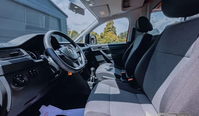 VOLKSWAGEN Caddy | 4×4 (stały) | Manualna | 122 KM | Czerwony full