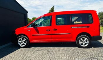 VOLKSWAGEN Caddy | 4×4 (stały) | Manualna | 122 KM | Czerwony full