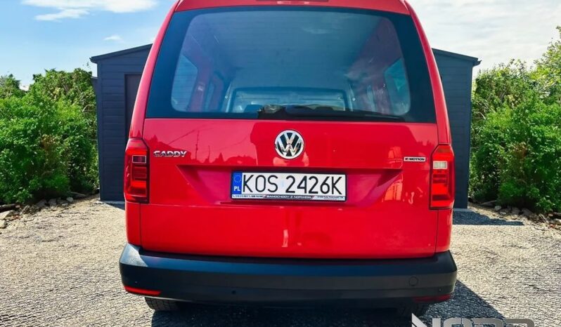 VOLKSWAGEN Caddy | 4×4 (stały) | Manualna | 122 KM | Czerwony full