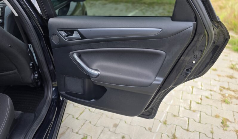 FORD Mondeo  | FWD (przód) | Manualna | 120 KM | Czarny full