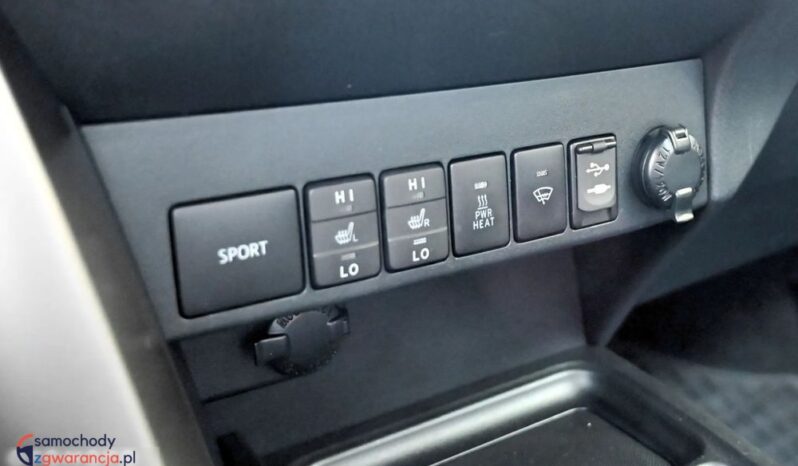 TOYOTA RAV4  | 4×4 (doł. automatycznie) | Manualna | 124 KM | Czarny full