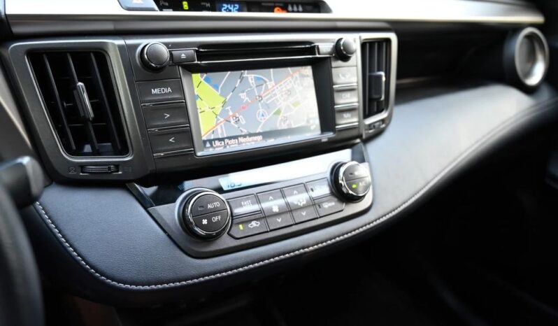 TOYOTA RAV4  | 4×4 (doł. automatycznie) | Manualna | 124 KM | Czarny full