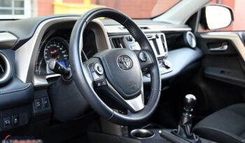 TOYOTA RAV4  | 4×4 (doł. automatycznie) | Manualna | 124 KM | Czarny full