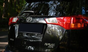 TOYOTA RAV4  | 4×4 (doł. automatycznie) | Manualna | 124 KM | Czarny full