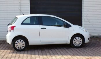 TOYOTA Yaris  | FWD (przód) | Manualna | 70 KM | Biały full