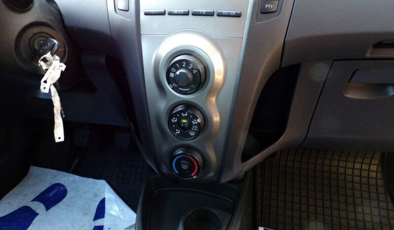 TOYOTA Yaris  | FWD (przód) | Manualna | 70 KM | Biały full