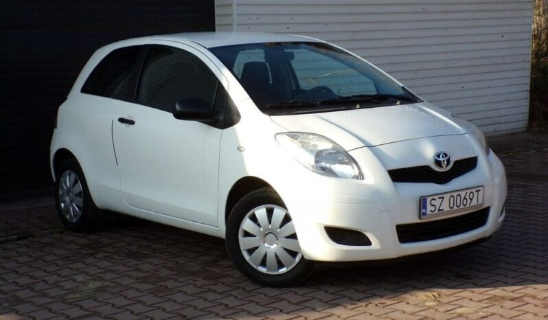 TOYOTA Yaris  | FWD (przód) | Manualna | 70 KM | Biały full