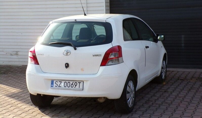TOYOTA Yaris  | FWD (przód) | Manualna | 70 KM | Biały full
