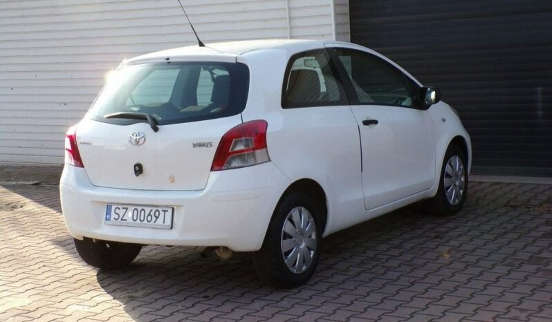 TOYOTA Yaris  | FWD (przód) | Manualna | 70 KM | Biały full