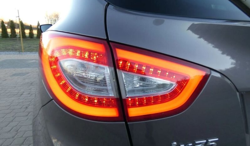 HYUNDAI ix35  | FWD (przód) | Manualna | 135 KM | Brązowy full
