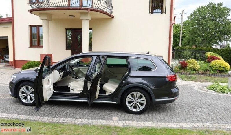 VOLKSWAGEN Passat  | 4×4 (doł. ręcznie) | Automatyczna | 220 KM | Szary full
