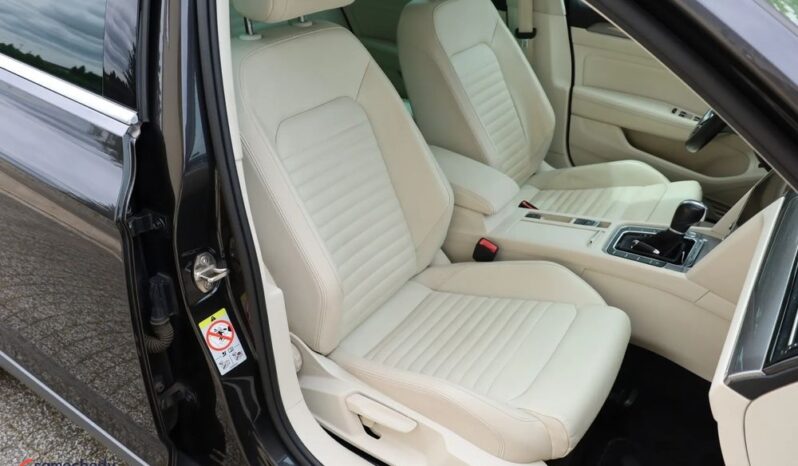 VOLKSWAGEN Passat  | 4×4 (doł. ręcznie) | Automatyczna | 220 KM | Szary full