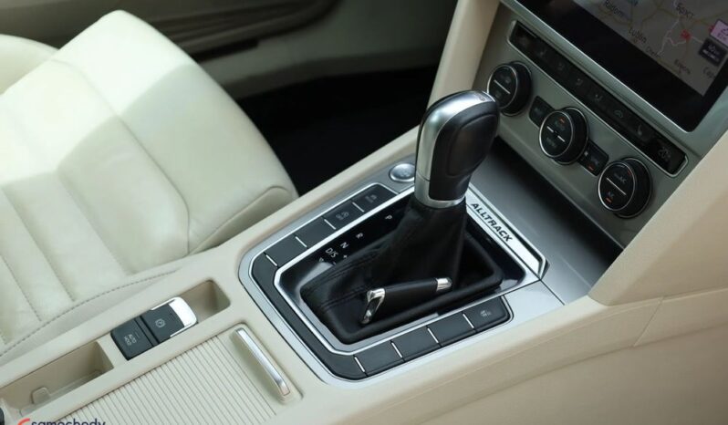 VOLKSWAGEN Passat  | 4×4 (doł. ręcznie) | Automatyczna | 220 KM | Szary full