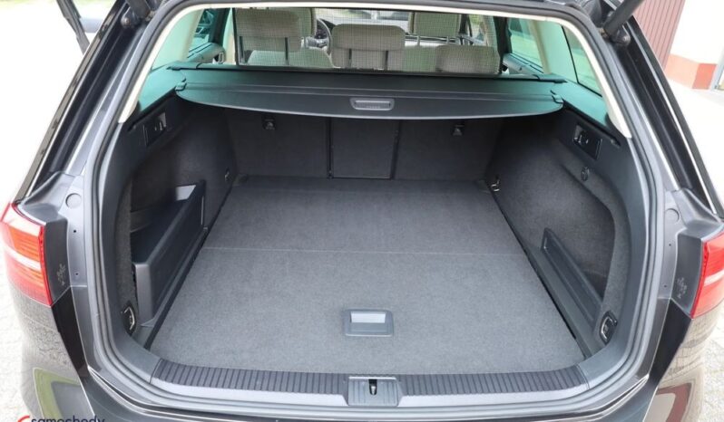 VOLKSWAGEN Passat  | 4×4 (doł. ręcznie) | Automatyczna | 220 KM | Szary full