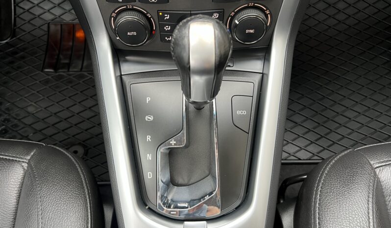 OPEL Antara | 4×4 (doł. automatycznie) | Automatyczna | 184 KM | Bordowy full